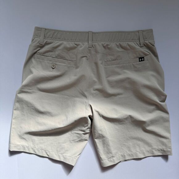 Under Armour Cream Shorts Size 36 - Picture 3 of 9